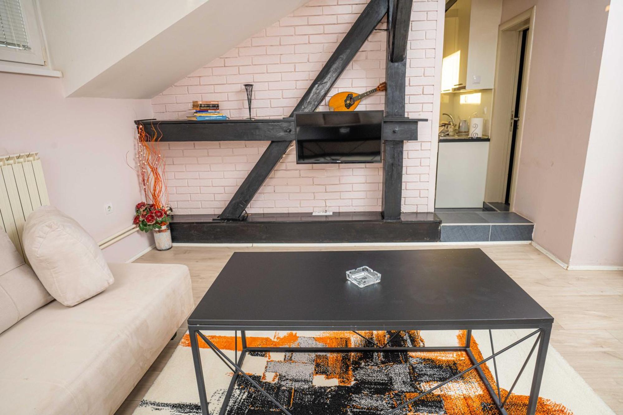 He-Ra Apartments With Free Parking Skopje Esterno foto