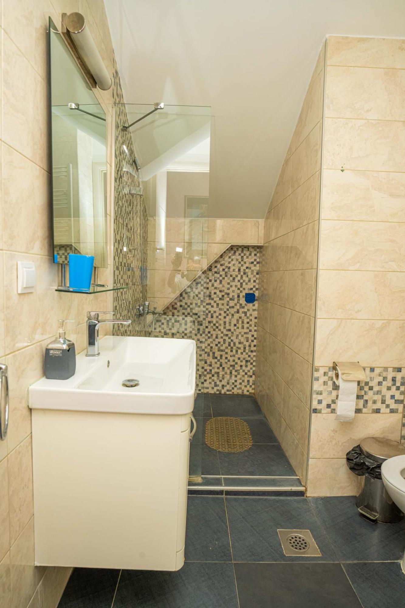 He-Ra Apartments With Free Parking Skopje Esterno foto